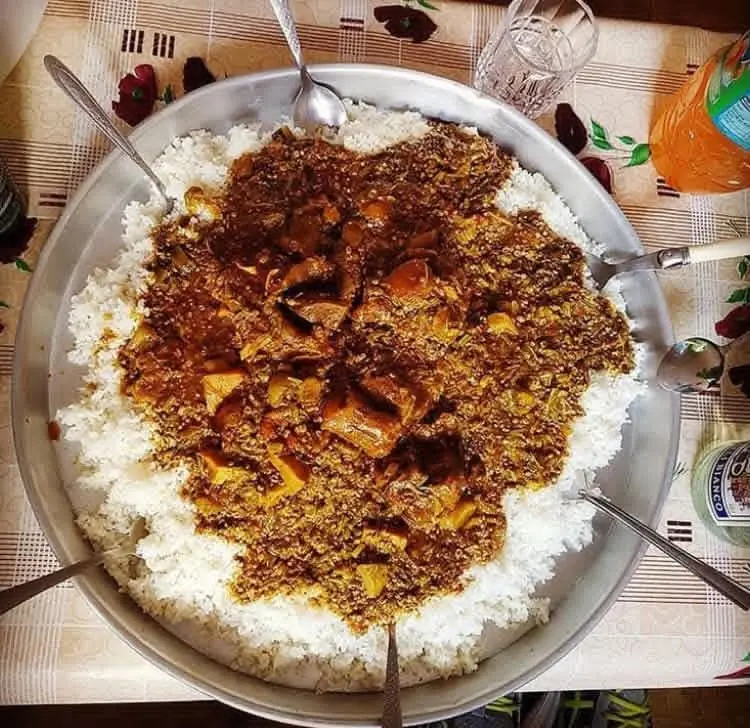 Communal rice platter